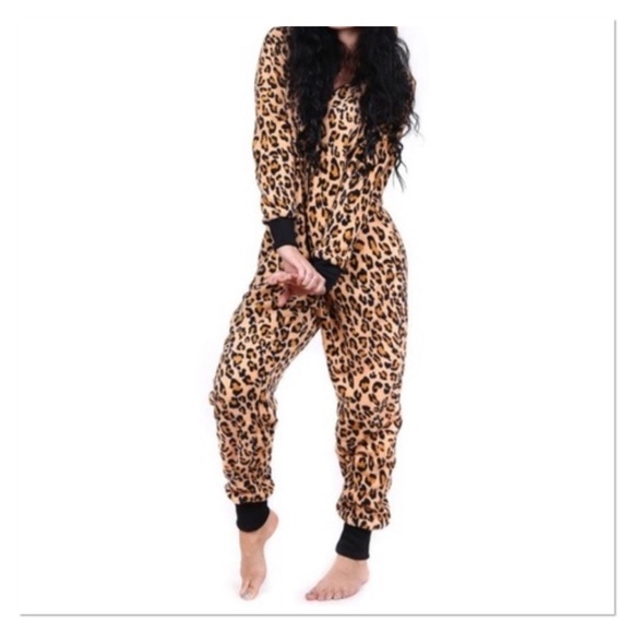PJ Couture 2PC Leopard Print Set. P/5/A1313 - Picture 1 of 10
